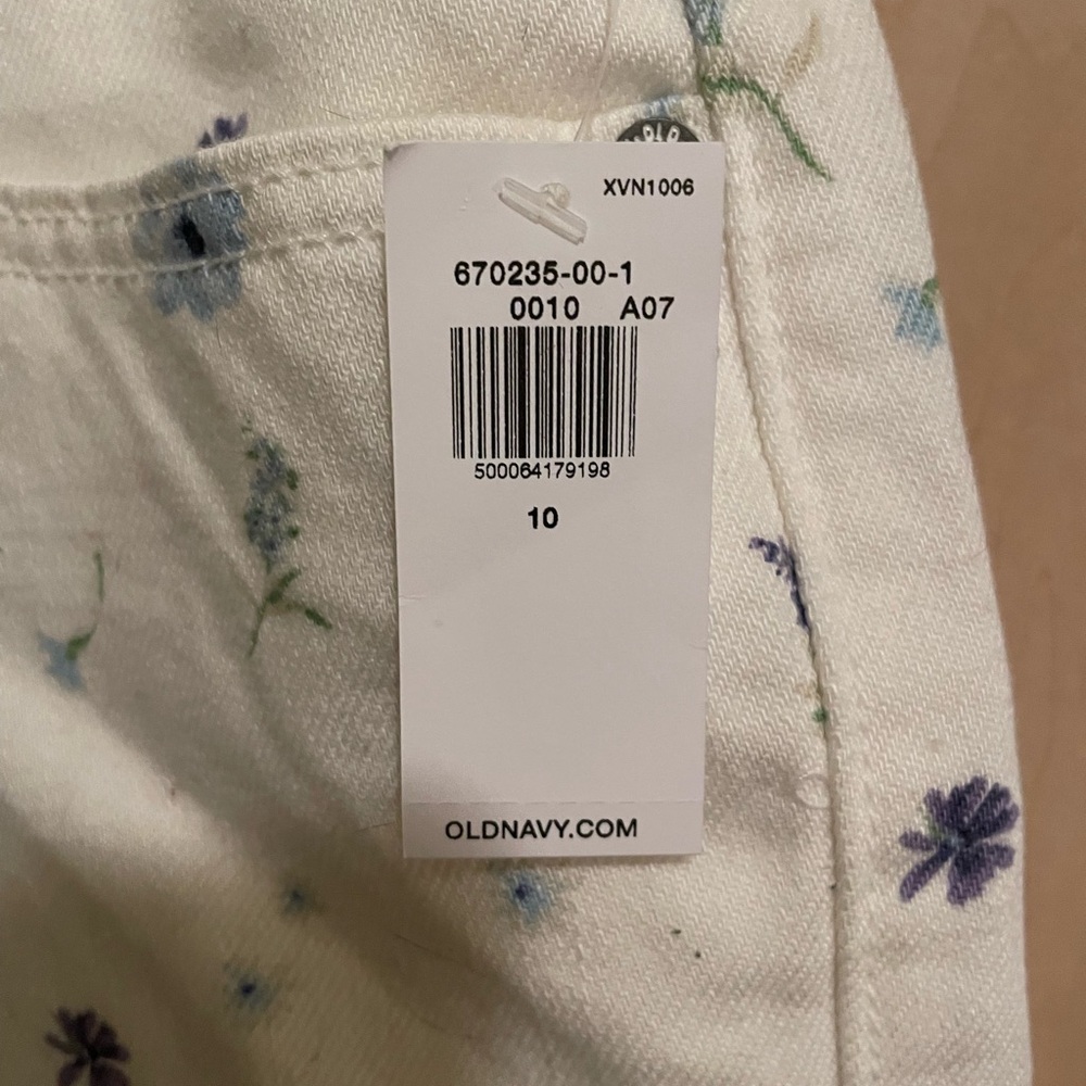 Old Navy OG High Rise Denim Shorts - Picture 5 of 6